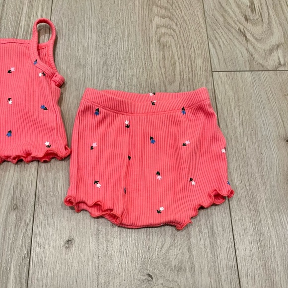 4 for $20 Old navy two piece baby outfit size 0-3 months - Picture 2 of 4